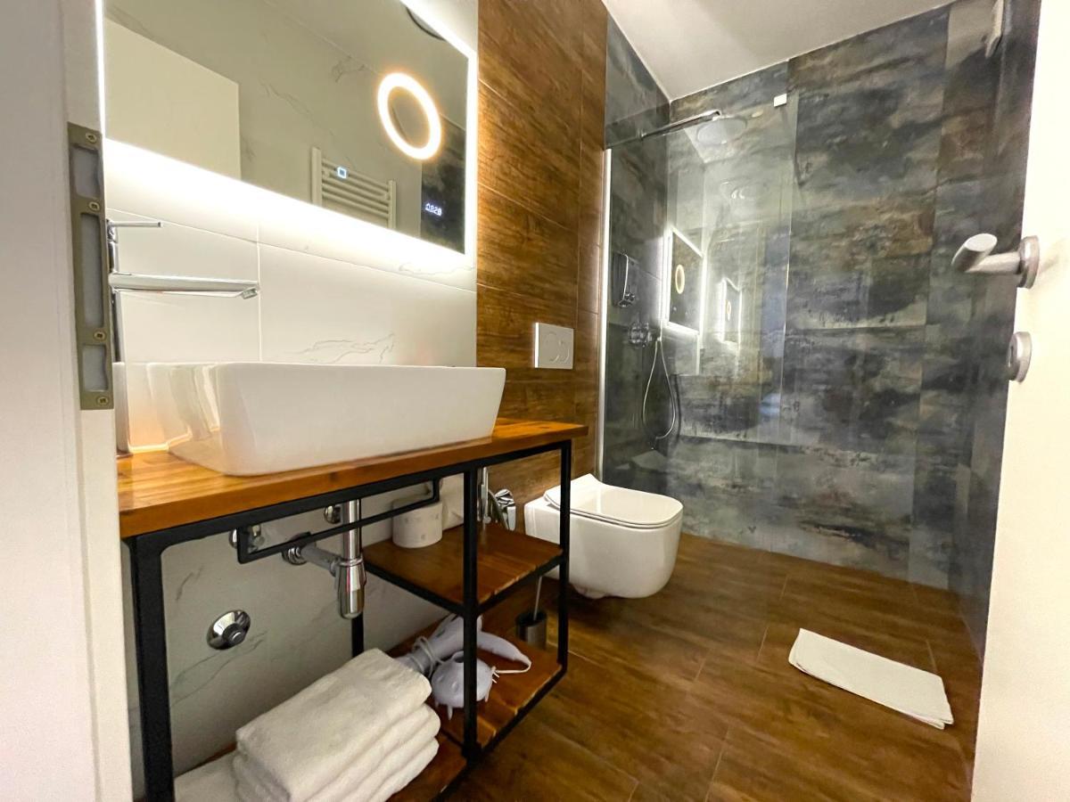 Happy Casa Isola Grande Apartment อิซอลา ภายนอก รูปภาพ