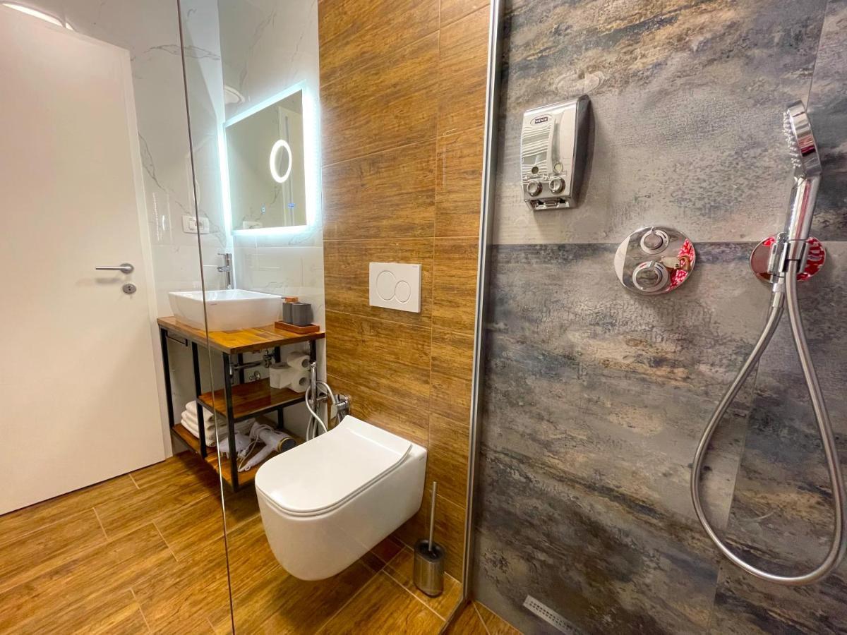 Happy Casa Isola Grande Apartment อิซอลา ภายนอก รูปภาพ